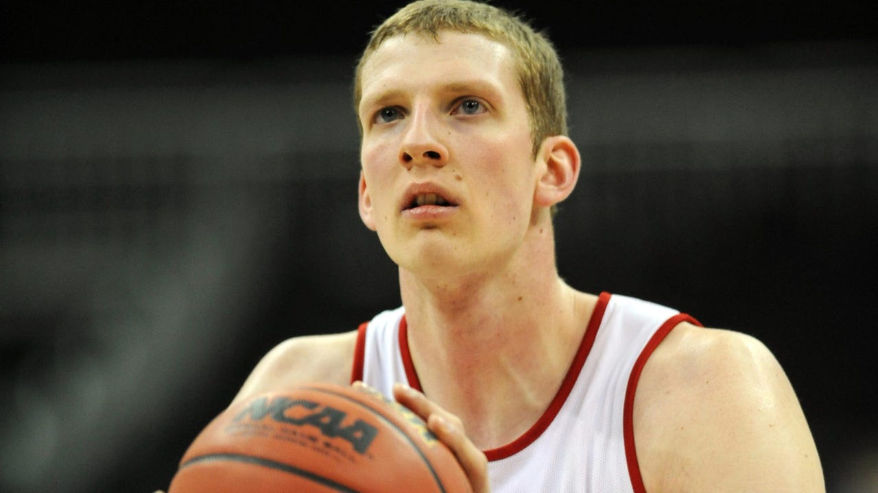 Badgers reserve center Evan Anderson practices, prepares for chance